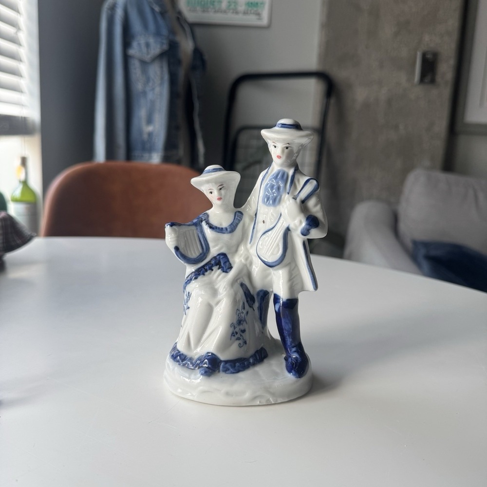 Vintage Blue and White Colonial Couple Figurine Porcelain Home Deco Victorian